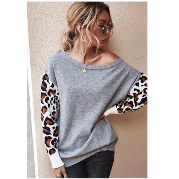 🍁(45)New Fall🍁Gray Sweater With Leopard Print  Contrast Sleeves - Picture 1 of 4